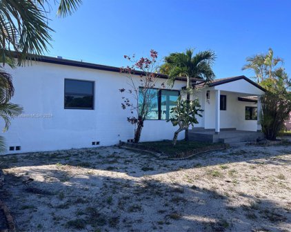 270 W 57th St, Hialeah