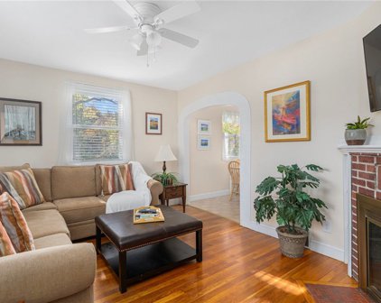 43 Maple Drive, North Kingstown