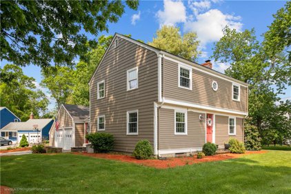 1 Tiffany  Circle, Barrington