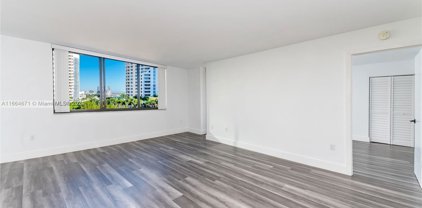 540 Brickell Key Dr Unit #900, Miami