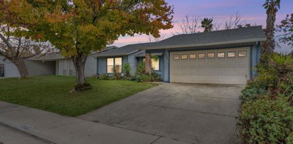5866 Pikes Peak Way, Sacramento