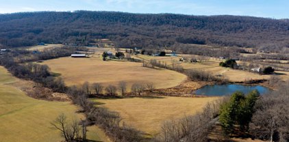 12428 Mountain Rd, Lovettsville