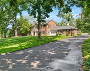 7 Greenbriar  Drive, Ladue image