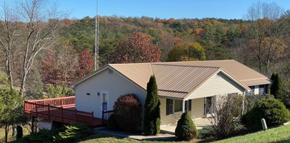 19 Petunia Ln, Berkeley Springs