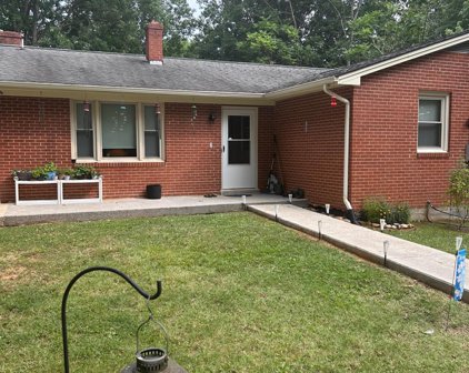 6137 Big Island Highway, Bedford