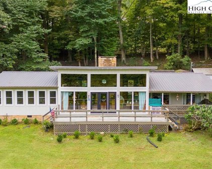 206 Oak Grove Circle, Jefferson