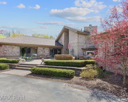 1320 W GUNN, Oakland Twp