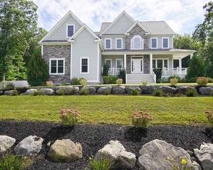 17 Coach Road, Plainville