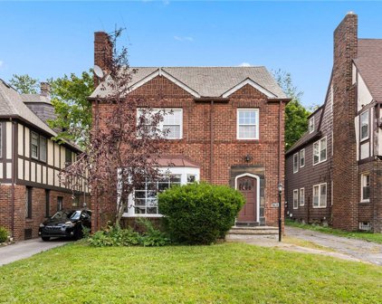3639 Lindholm Road, Shaker Heights
