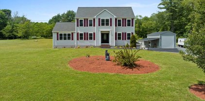 16 Highland Road, Lakeville