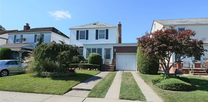 75-30 189 Street, Fresh Meadows