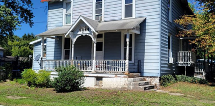 651 Woods Ave, Flemington
