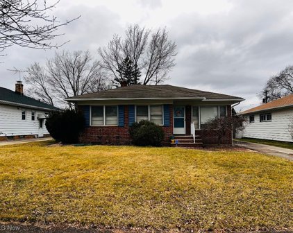 3910 Circlewood Drive, Fairview Park