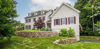 8 Summit Way, Hopkinton