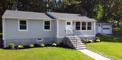 2 Carell Rd, Peabody