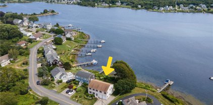 69 East Shore Road, Narragansett