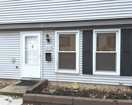 1737 Queensbury Circle Unit #5951, Hoffman Estates