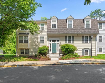19 Pickering Ct Unit #19-102, Germantown