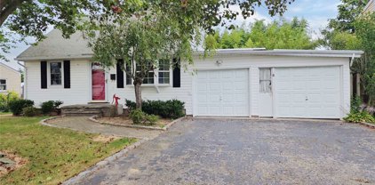173 Van Buren Street, West Babylon
