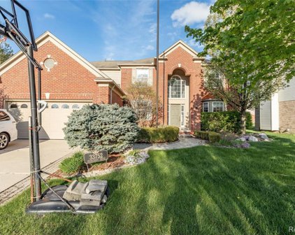 33752 STONECREST, Sterling Heights