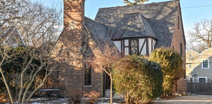 1030 East Circle Drive, Whitefish Bay