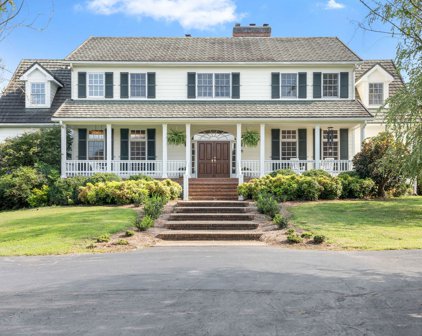 810 Hickorywood Dr, Clarksville