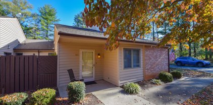 305 Windward Sw Dr Unit #305, Roanoke