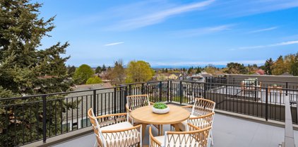 2113 6th Avenue W Unit #C, Seattle