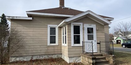 1600 EAST AVENUE, Stevens Point
