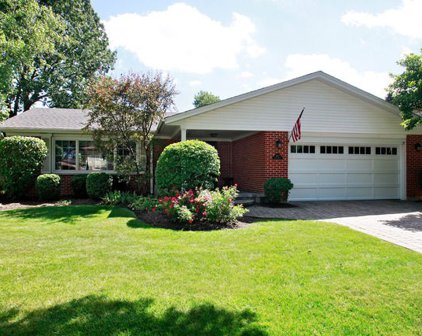 2103 E Robinhood Lane, Arlington Heights