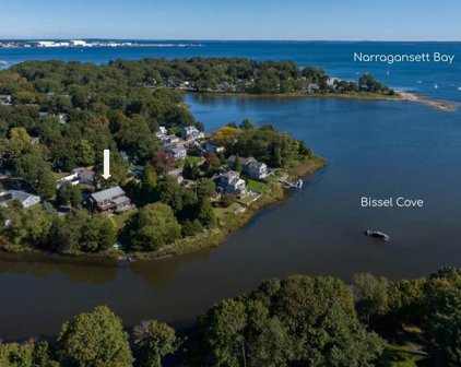 30 Cecil Avenue, North Kingstown