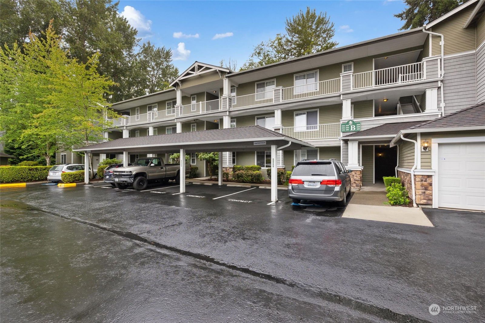 12712 Admiralty Way Unit B301, Everett MLS 2149641 Skyline