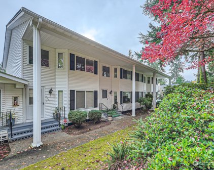 32617 2nd Place S Unit #215, Federal Way