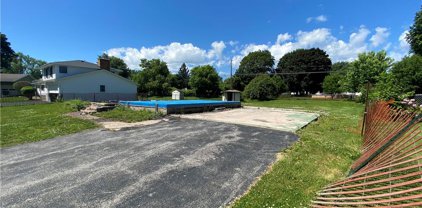 51 Noel  Drive, Gates-262600