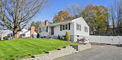 38 Irving Dr, Walpole