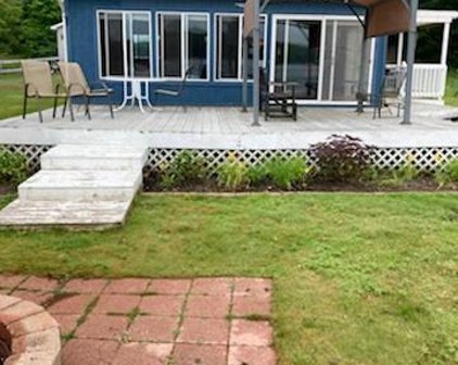 7392 E Lakeview Street, Walkerville