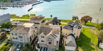 212 MAPLE, Clear Lake Shores