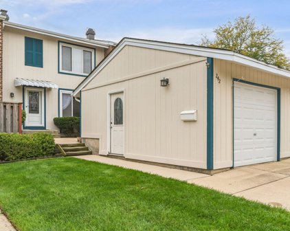 242 Oakwood Lane Unit #242, Bloomingdale