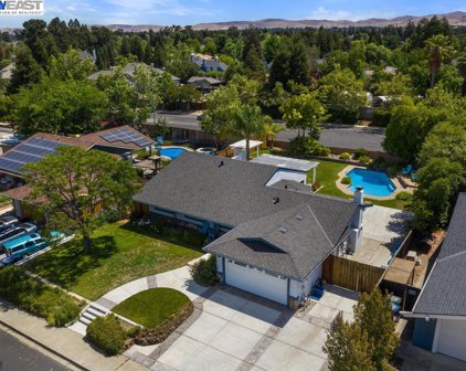 1866 Helsinki Way, Livermore
