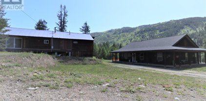 1612 FLUME ROAD, Barriere