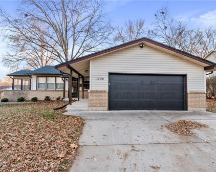 1705 NE 68TH Place, Gladstone