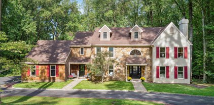 995 Beverly Ln, Newtown Square