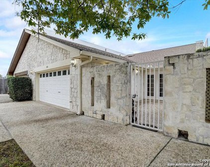1803 Woodstone Dr, Kerrville