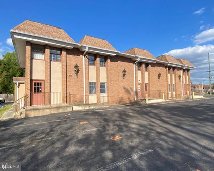 109 E Laurel Rd, Stratford