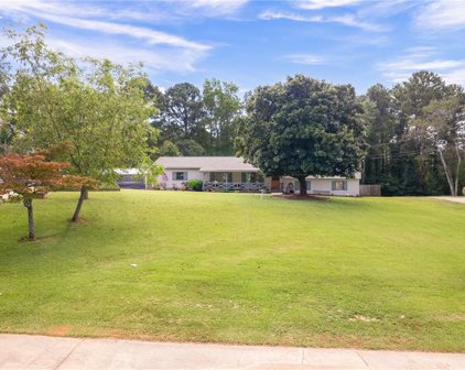 1924 Webb Gin House Road, Snellville