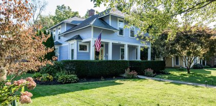 209 Maple Ct, La Grange