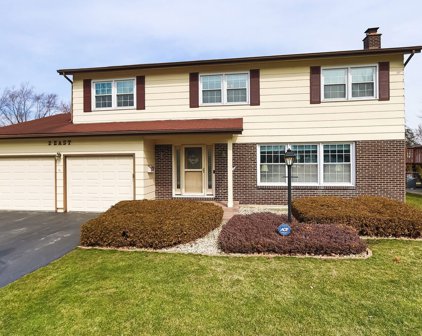 2 E Canterbury Drive, Arlington Heights