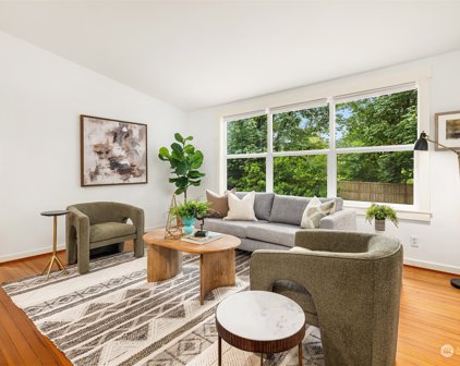 1574 Park View Drive NE Unit #1, Bainbridge Island