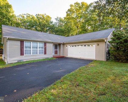 93 Poets Ln, Inwood