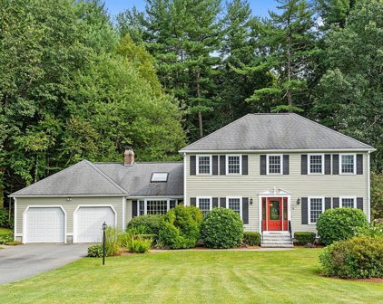 6 Carriage Way, Westford